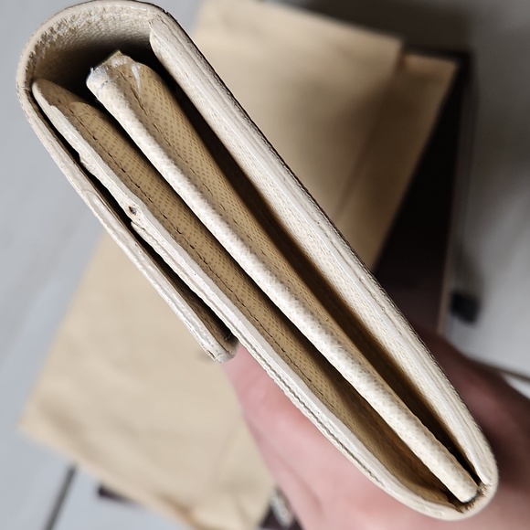 Louis Vuitton Damier Azur Sarah Wallet W/Dustbag + Box - Picture 4 of 11